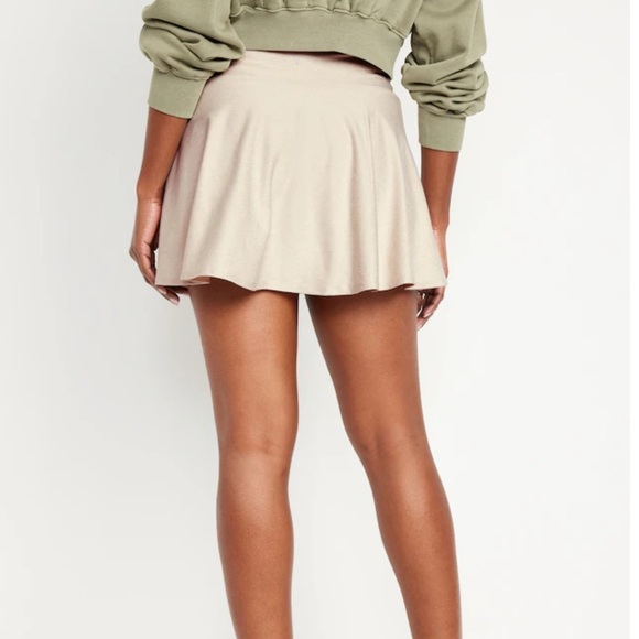 NWT OLD NAVY Extra High-Waisted Cloud+ Skort Color: WISHBONE - Picture 2 of 9